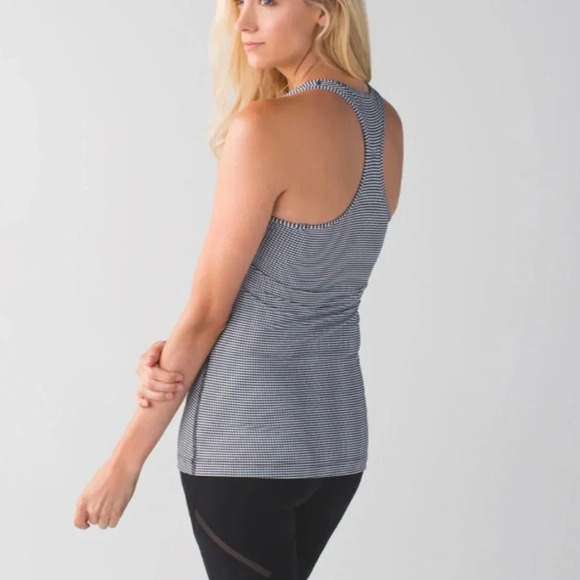 Lululemon Cool Racerback
Gingham Luon White Black - Picture 2 of 9